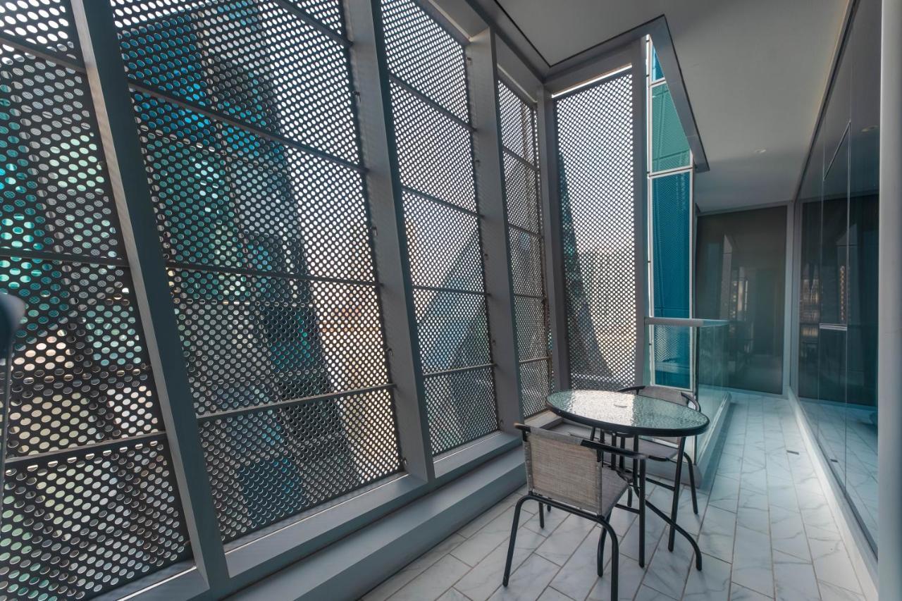 Simply Comfort In J One Tower * دبي